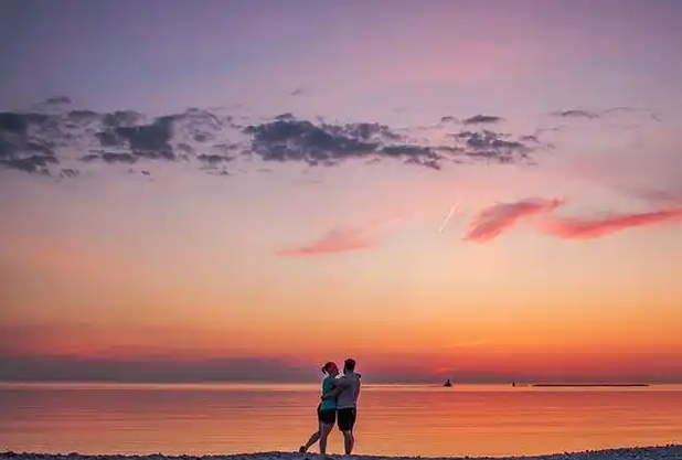 广州外遇取证侦探公司：第一次见亲家去几个人合适